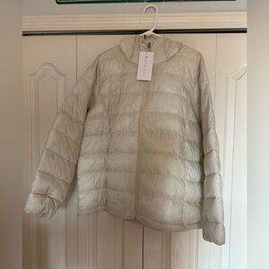 Athleta Ladies Cream Puffer Jacket